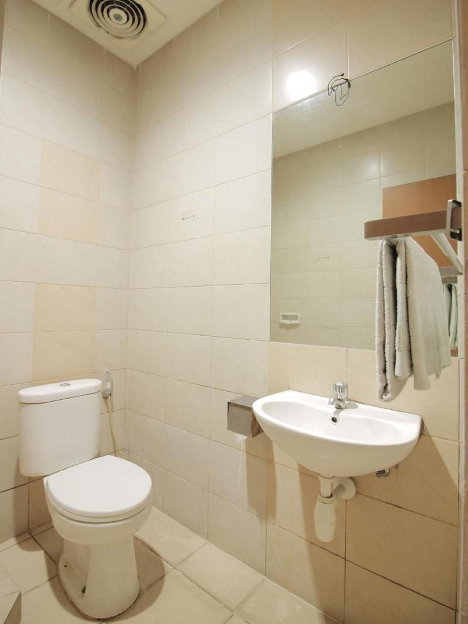 Capital O Galaxy Inn Бандунг Екстериор снимка